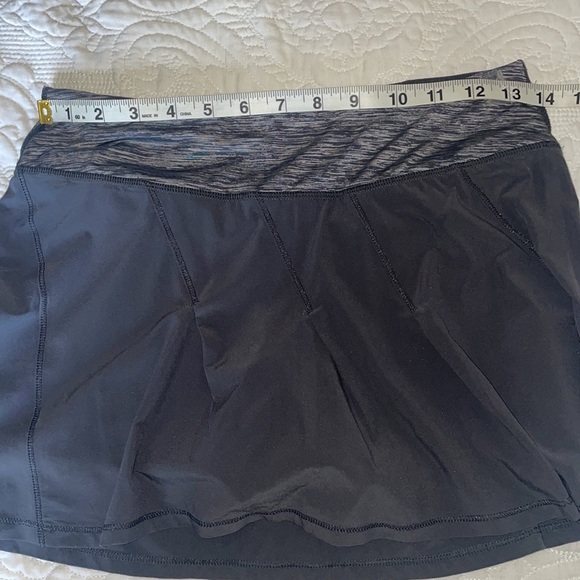 Lululemon Skort Size 4 - Picture 9 of 9